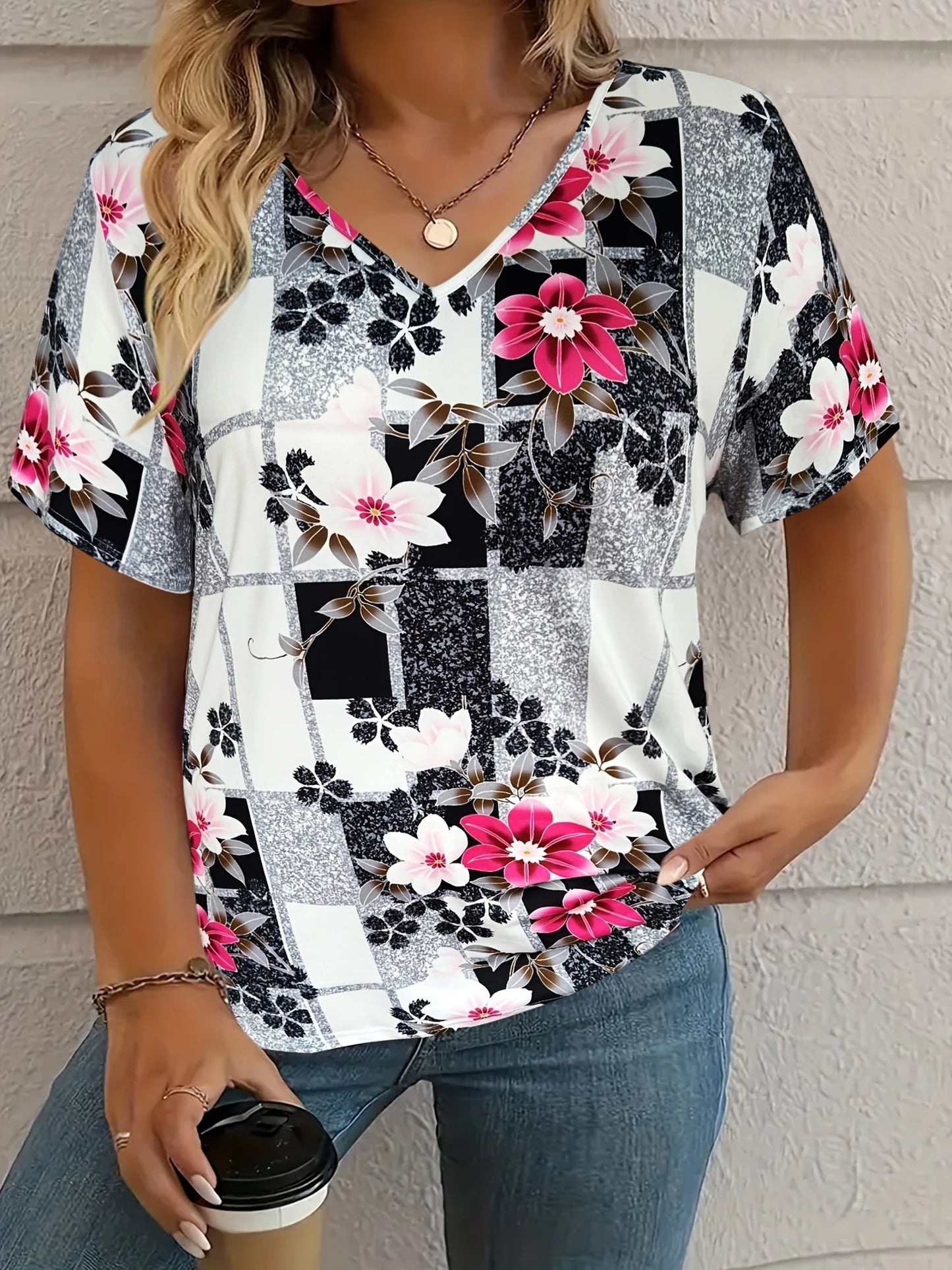 Women's T-Shirt Retro Floralelegant V-Neck Short Sleeve Summer Casual Top Loose Casual Ladies T-Shirt Fashion T-Shirt Clothes