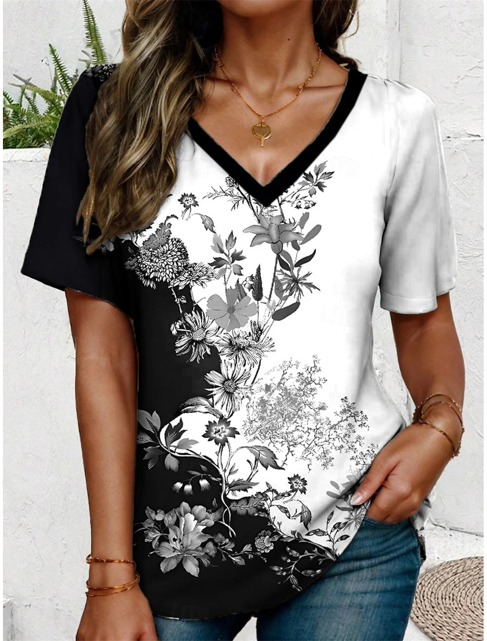 Vintage Simple Women's T-Shirt 3D Wave Curve Tee Fashion V-Neck Summer Short Sleeve Loose Streetwear Female Clothes Black Tshirt