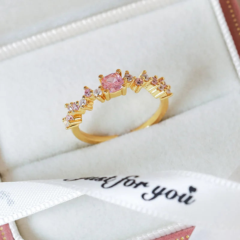 New Arrival Elegant and Luxurious Colored Zircon Inlaid Ring Fashion-forward Women Stylish Open Finger Ring with Colorful Zircon