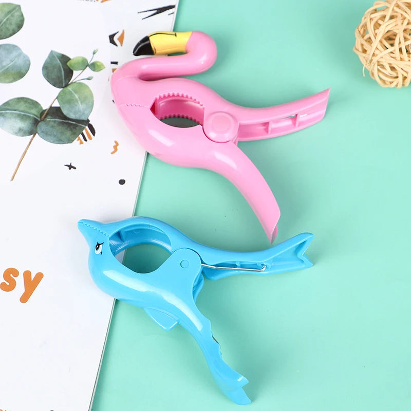 1PC Plastic Beach Towel Clips For Sunbeds Sun Lounger Animal Decorative Clothes Pegs Pins Large Size Drying Racks Retaining Clip