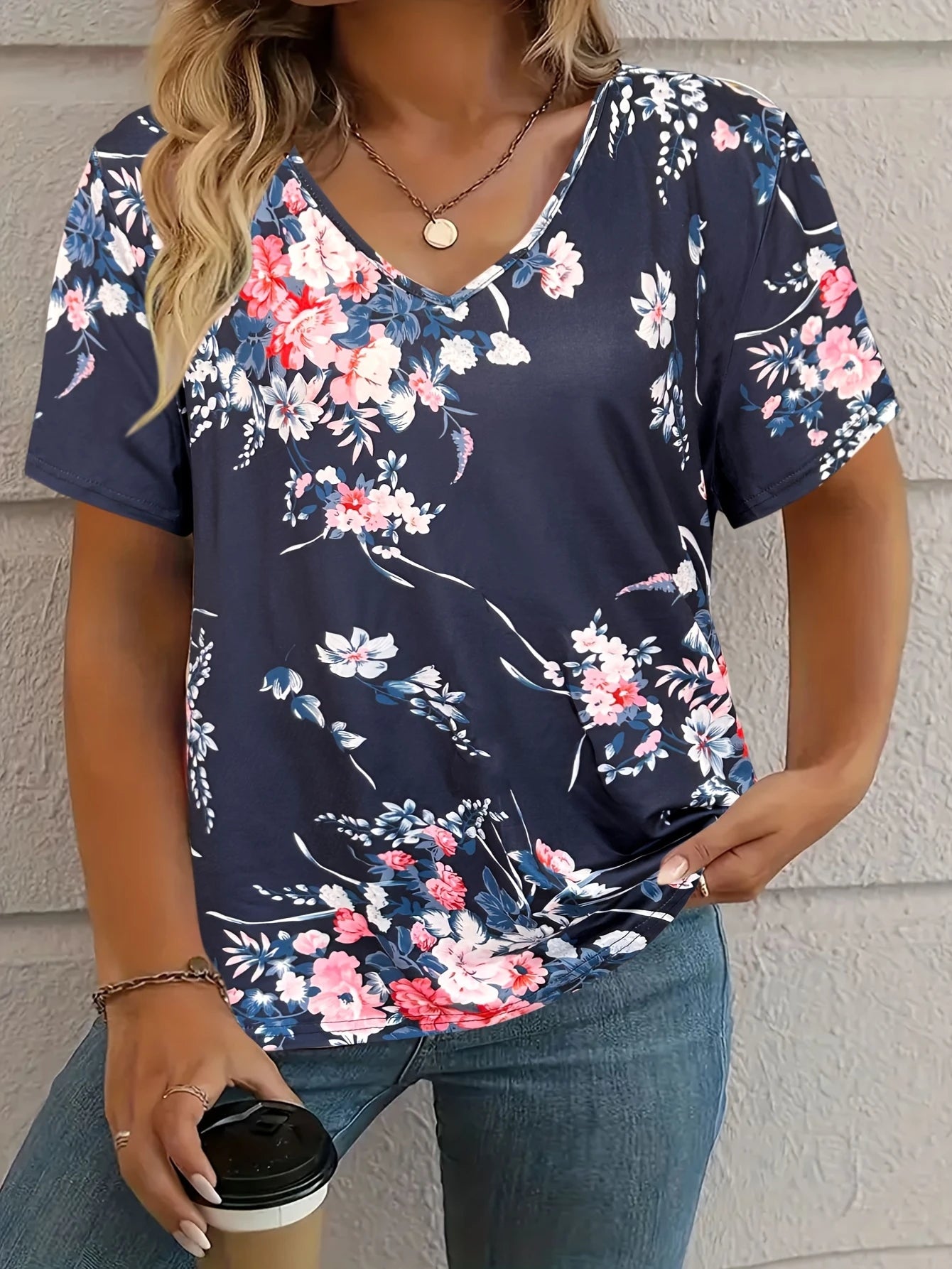 Women's T-Shirt Retro Floralelegant V-Neck Short Sleeve Summer Casual Top Loose Casual Ladies T-Shirt Fashion T-Shirt Clothes