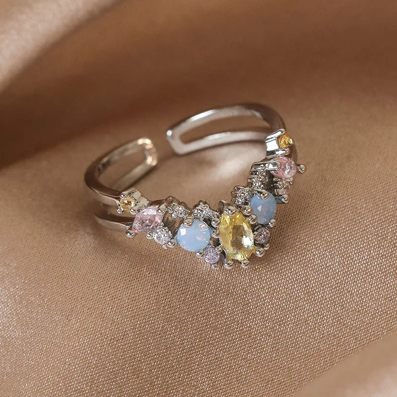 New Arrival Elegant and Luxurious Colored Zircon Inlaid Ring Fashion-forward Women Stylish Open Finger Ring with Colorful Zircon