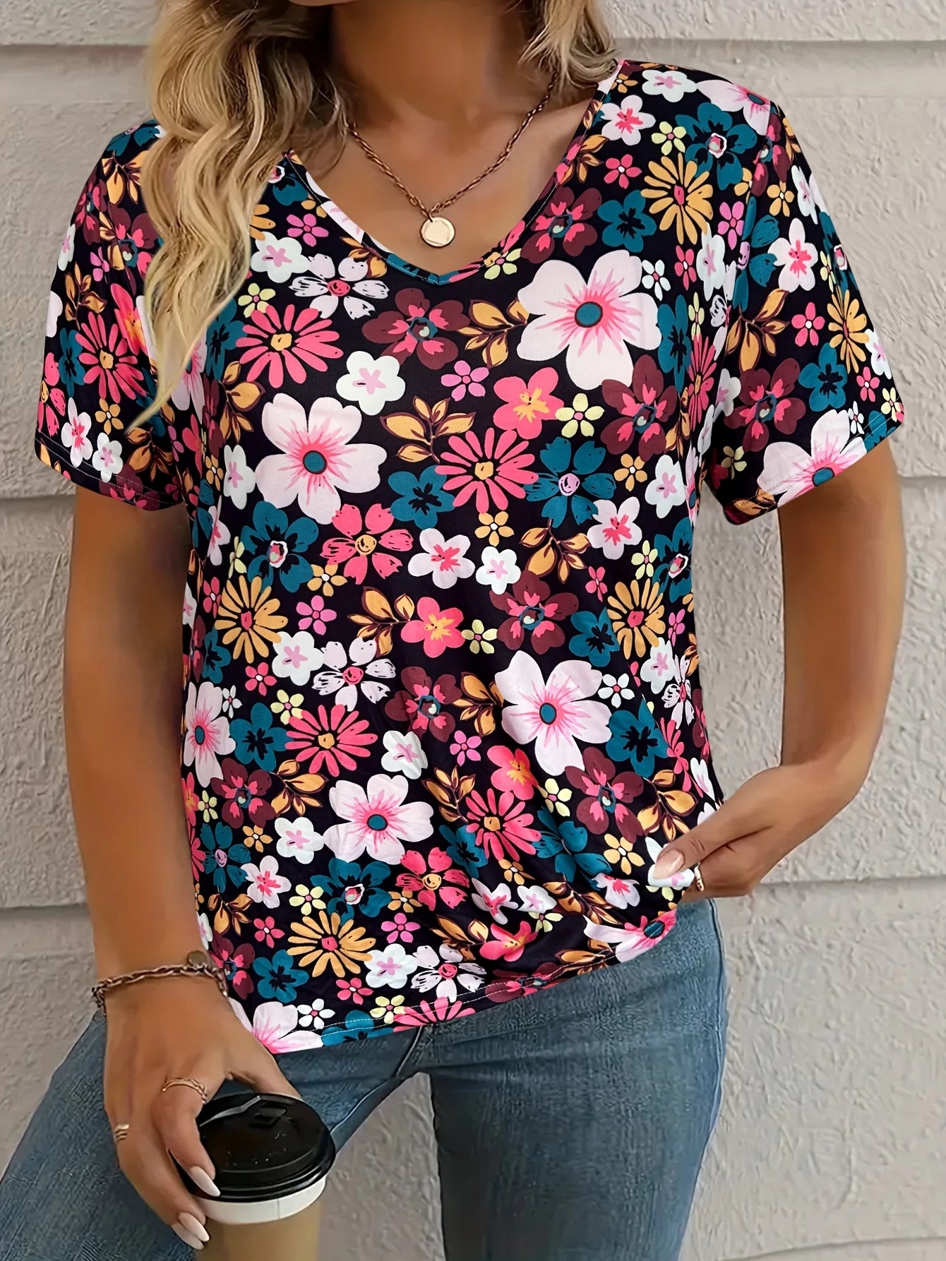 Women's T-Shirt Retro Floralelegant V-Neck Short Sleeve Summer Casual Top Loose Casual Ladies T-Shirt Fashion T-Shirt Clothes