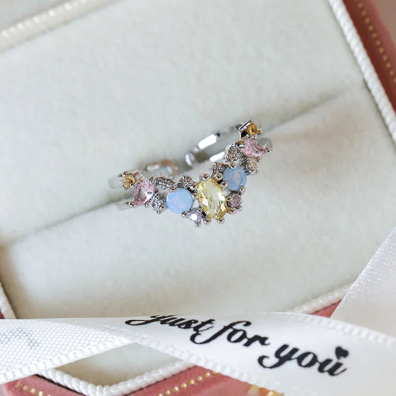 New Arrival Elegant and Luxurious Colored Zircon Inlaid Ring Fashion-forward Women Stylish Open Finger Ring with Colorful Zircon