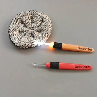 LED luminous crochet hook set with 9 models colored plastic handle night vision crochet hook DIY home creative knitting tool