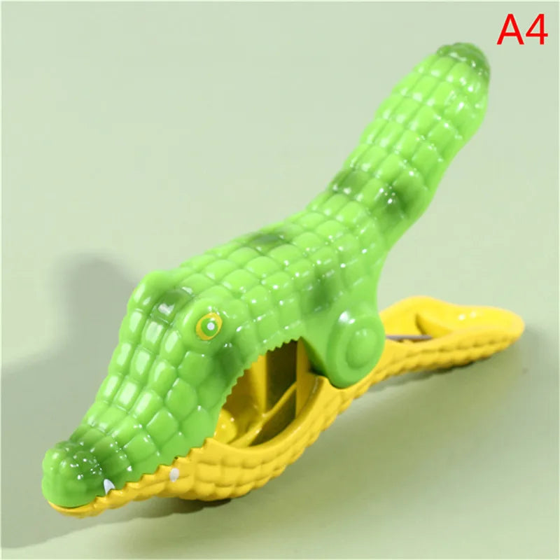 1PC Plastic Beach Towel Clips For Sunbeds Sun Lounger Animal Decorative Clothes Pegs Pins Large Size Drying Racks Retaining Clip